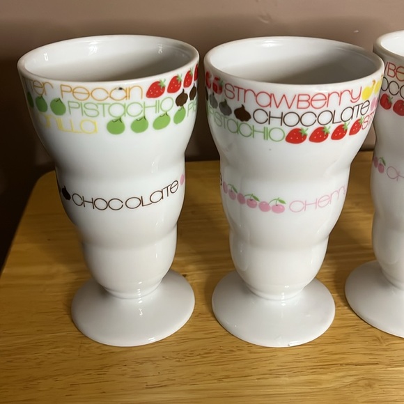 😄MCM ice cream Sunday cups set of (4) Japan - Picture 3 of 5